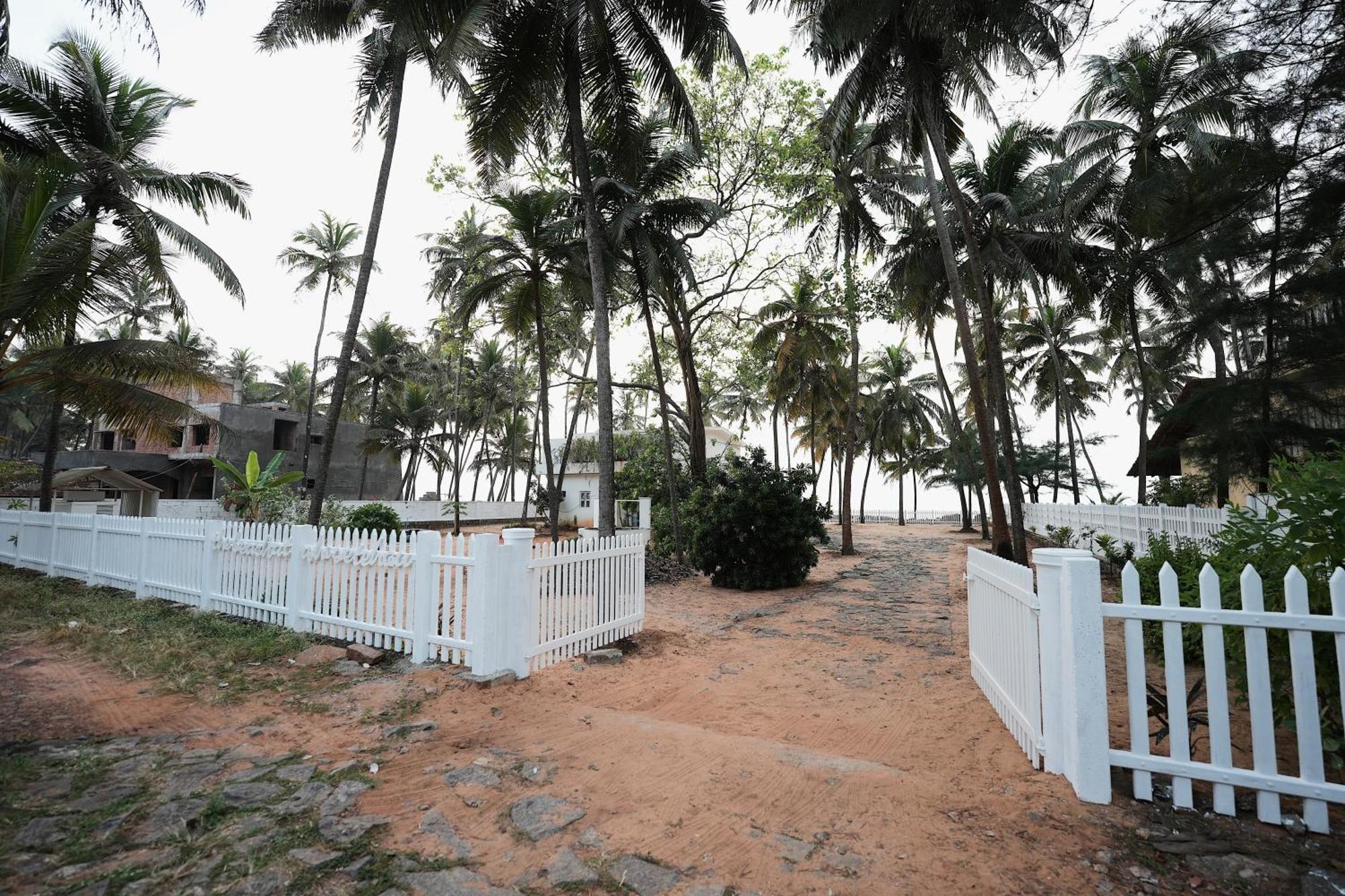 Beach At The White House Udupi Extérieur photo