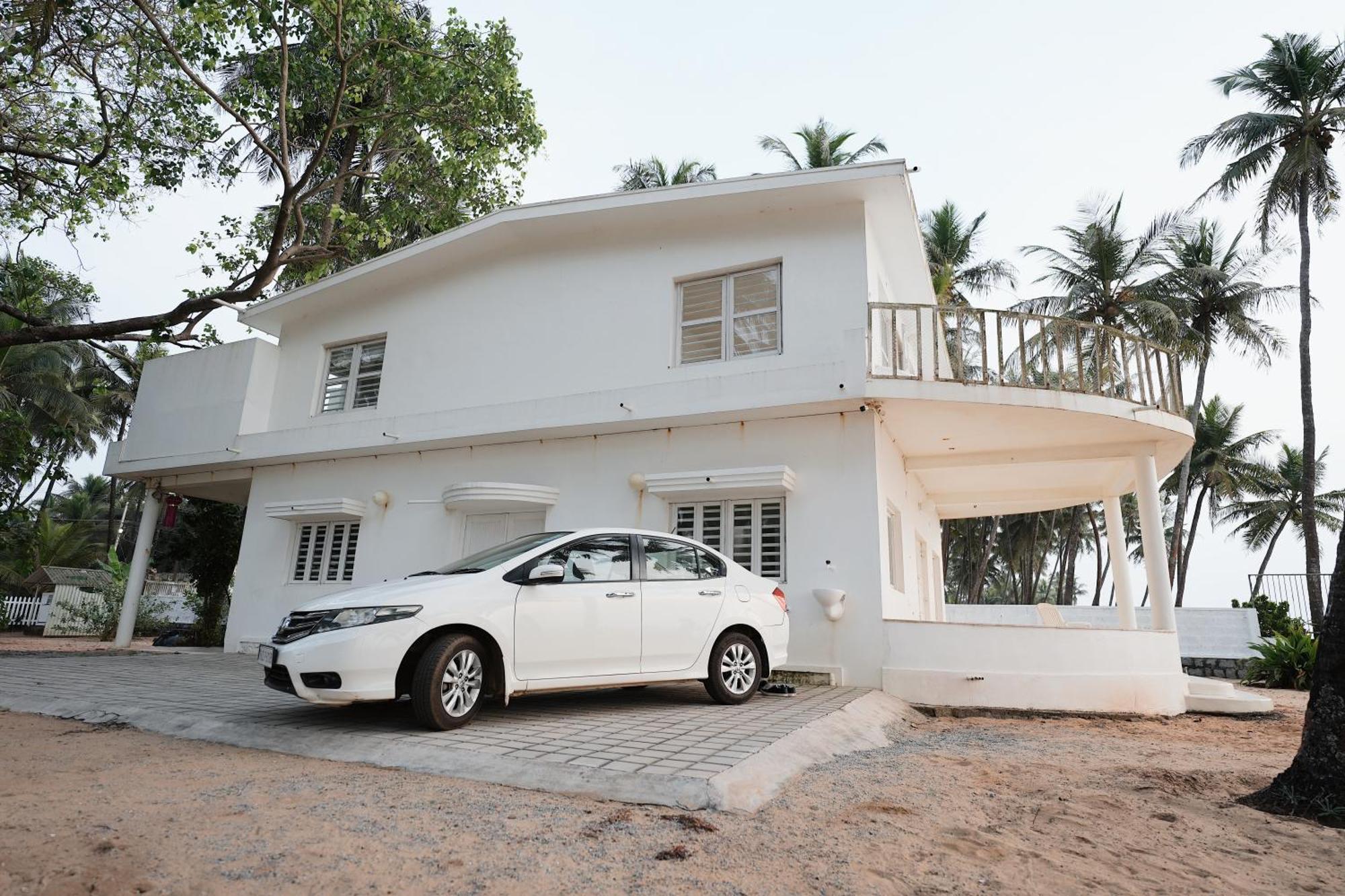 Beach At The White House Udupi Extérieur photo
